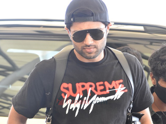 Vijay deverakonda all set for kashmir for VD11 shoot